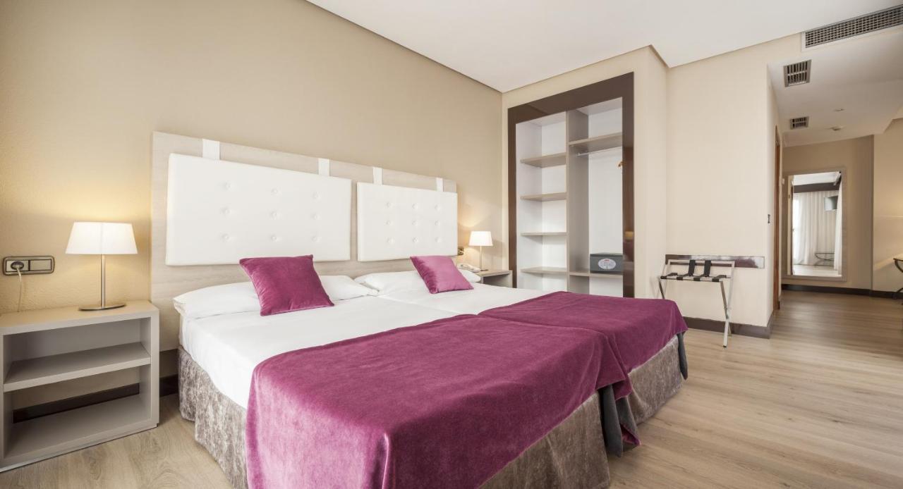 Ilunion Golf Badajoz Otel Dış mekan fotoğraf