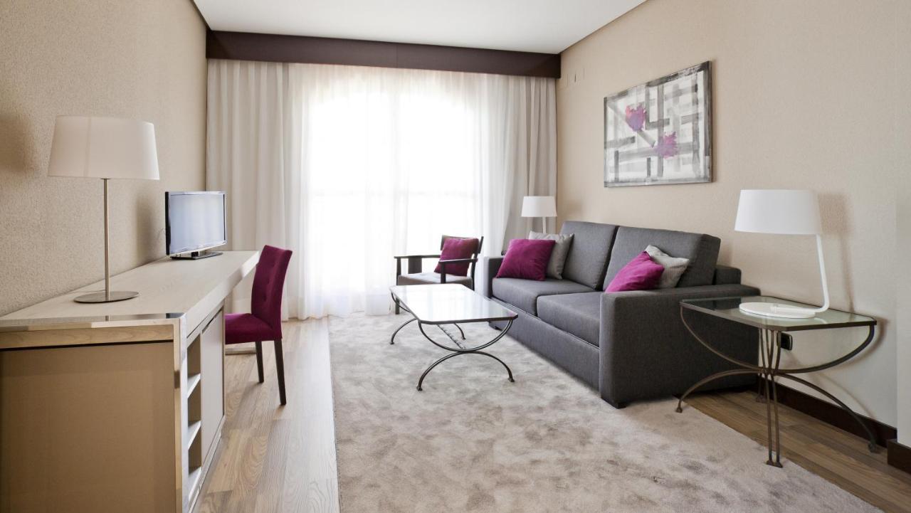 Ilunion Golf Badajoz Otel Dış mekan fotoğraf