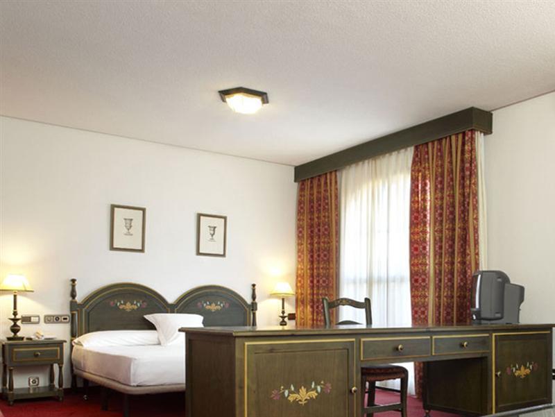 Ilunion Golf Badajoz Otel Dış mekan fotoğraf